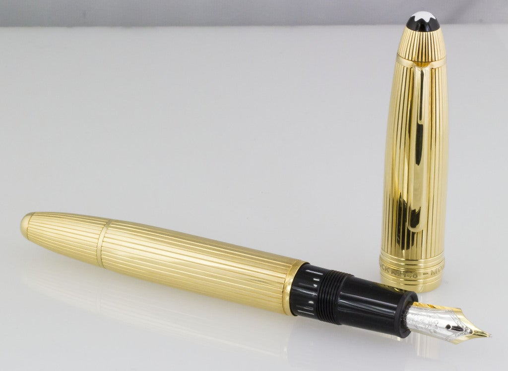 Handsome and impressive 18K yellow gold fountain pen, size 146, from the 