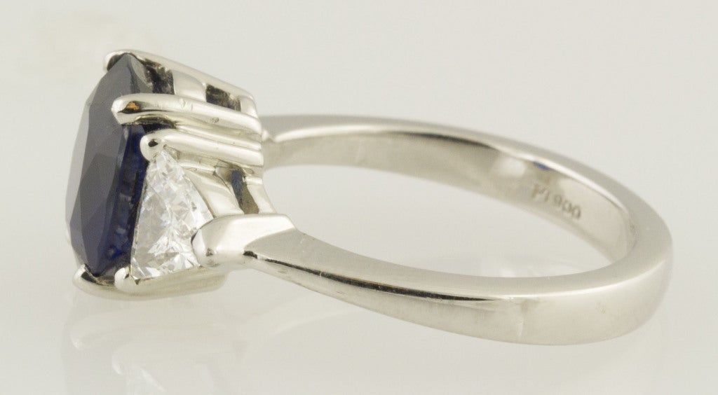 Contemporary Natural 3.58 Carat Sapphire Diamond Platinum Ring For Sale