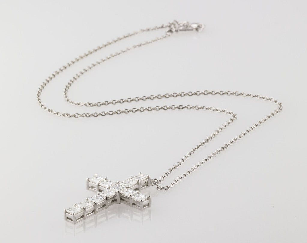 Contemporary TIFFANY & CO. Diamond Platinum Cross Pendant Necklace