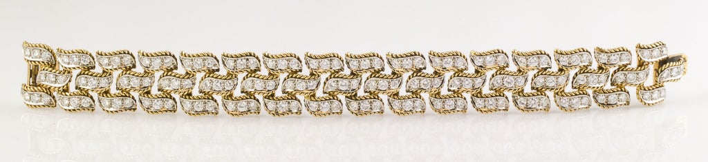 VAN CLEEF & ARPELS 1960s Diamond Platinum Gold Link Bracelet In Excellent Condition In New York, NY