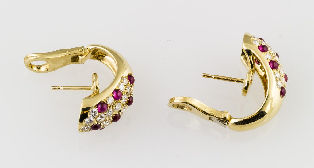 CARTIER Diamond Ruby & Gold Huggie Earrings In Excellent Condition In New York, NY