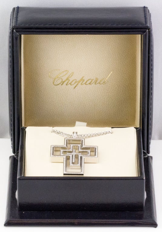 CHOPARD Happy Diamond Extra Large Diamond White Gold Cross Pendant In Excellent Condition In New York City, NY