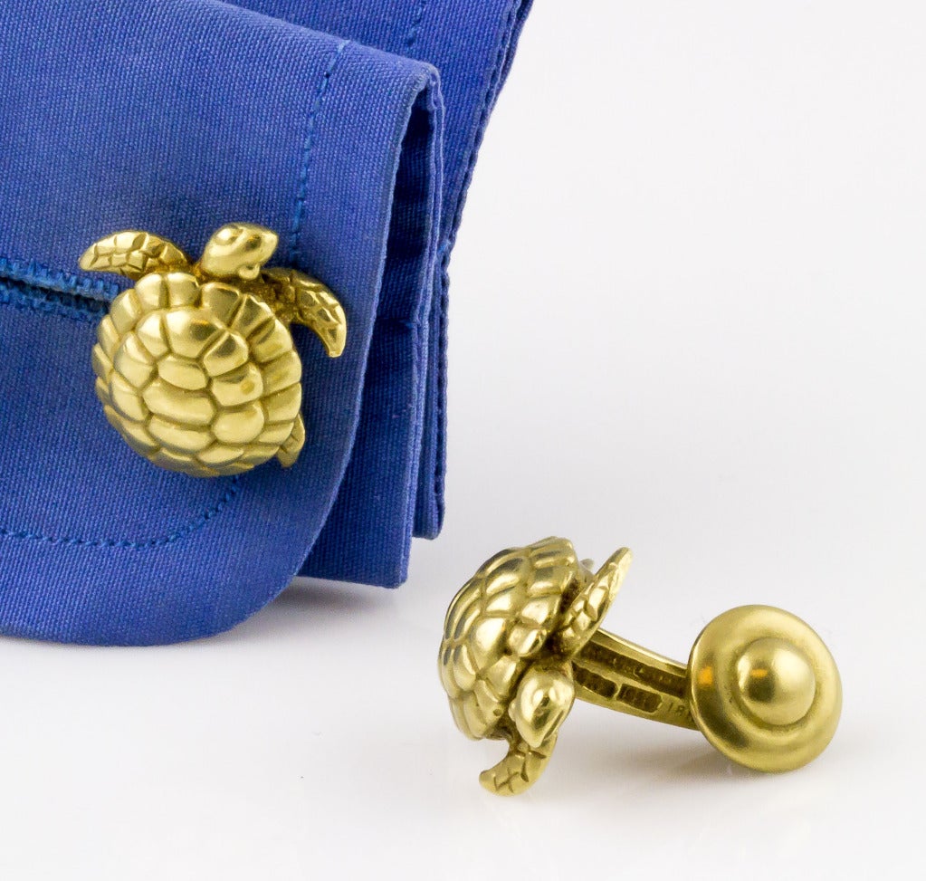 Kieselstein-Cord Turtle Shaped Gold Cufflinks 2