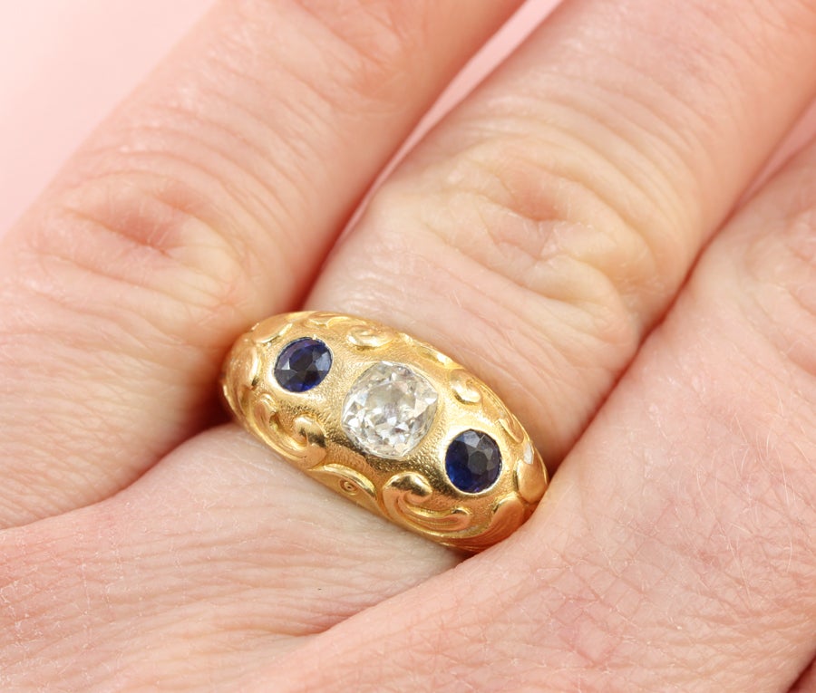 Women's or Men's Diamond and Sapphire Gold Ring