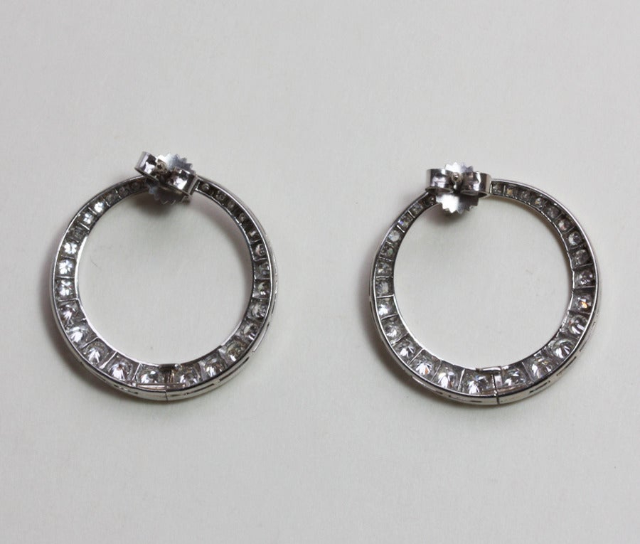 Diamond Platinum Hoop Earrings In Excellent Condition In Amsterdam, NL