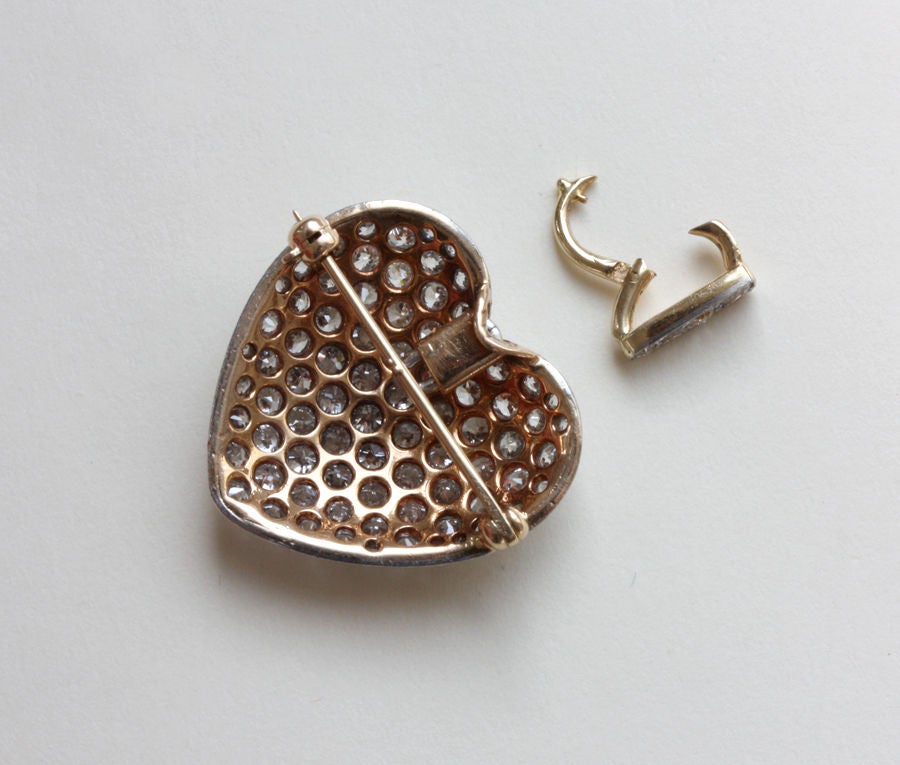 Pendentif et broche en forme de cœur en diamant Pour femmes en vente