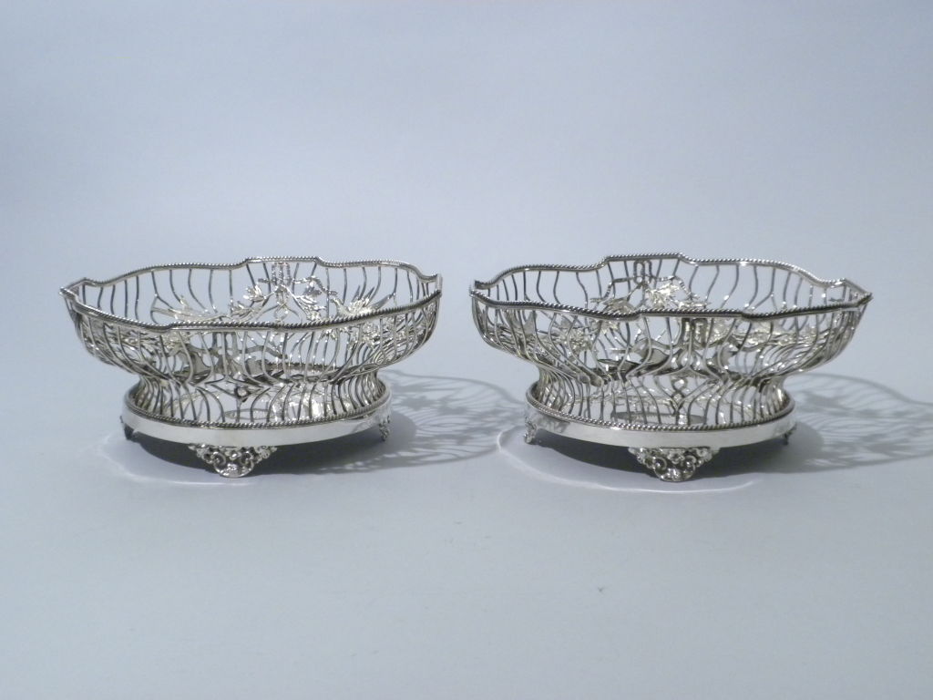 William Comyns Sterling Centerpiece Suite London 1907