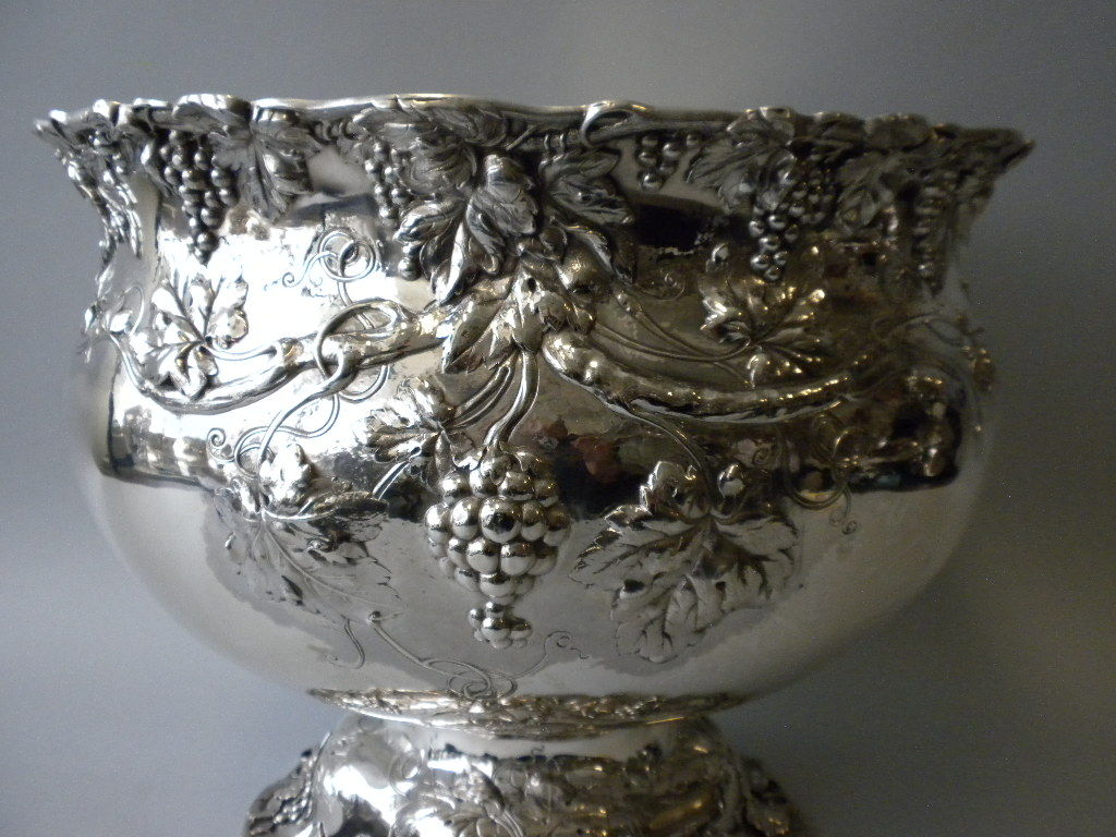  Reed & Barton Sterling Punch Bowl, Circa 1900 In Excellent Condition In New York, NY