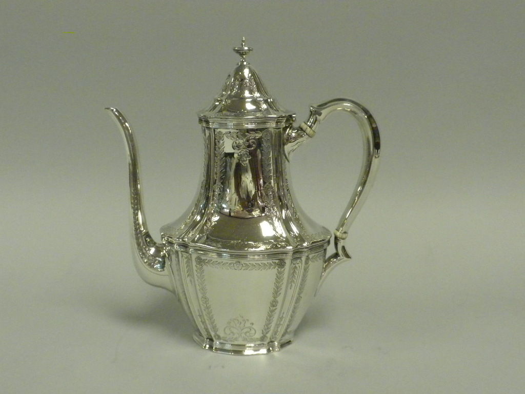 Edwardian Style TIFFANY & CO. Tea and Coffee Set, Circa 1910 1