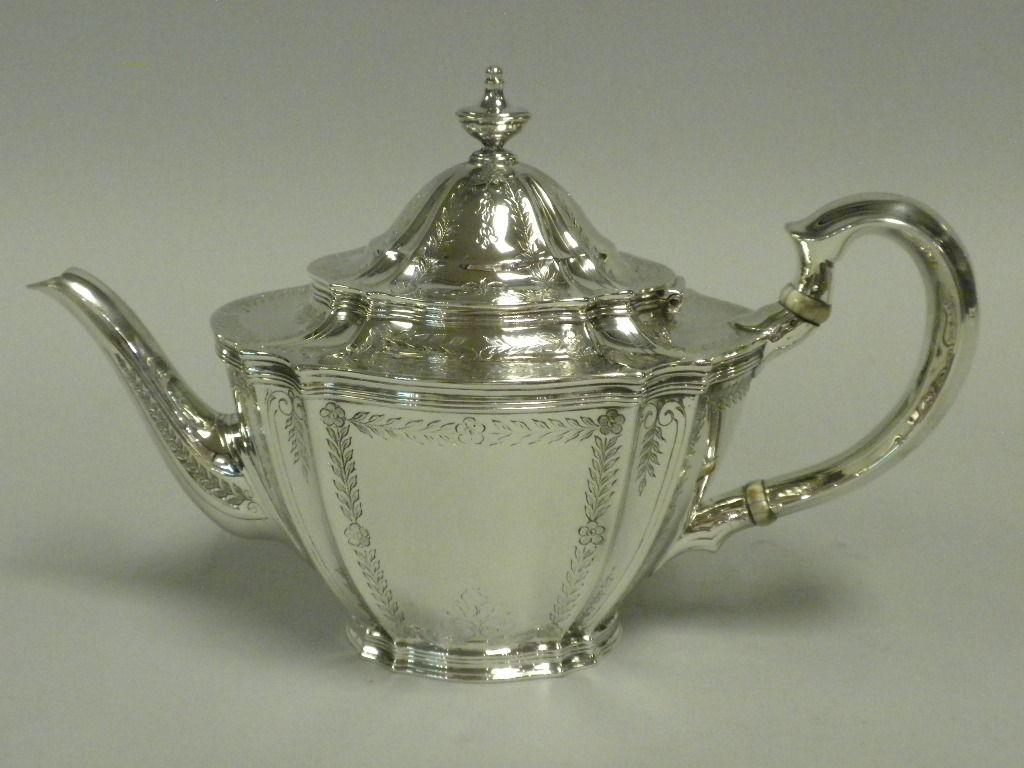 Edwardian Style TIFFANY & CO. Tea and Coffee Set, Circa 1910 2