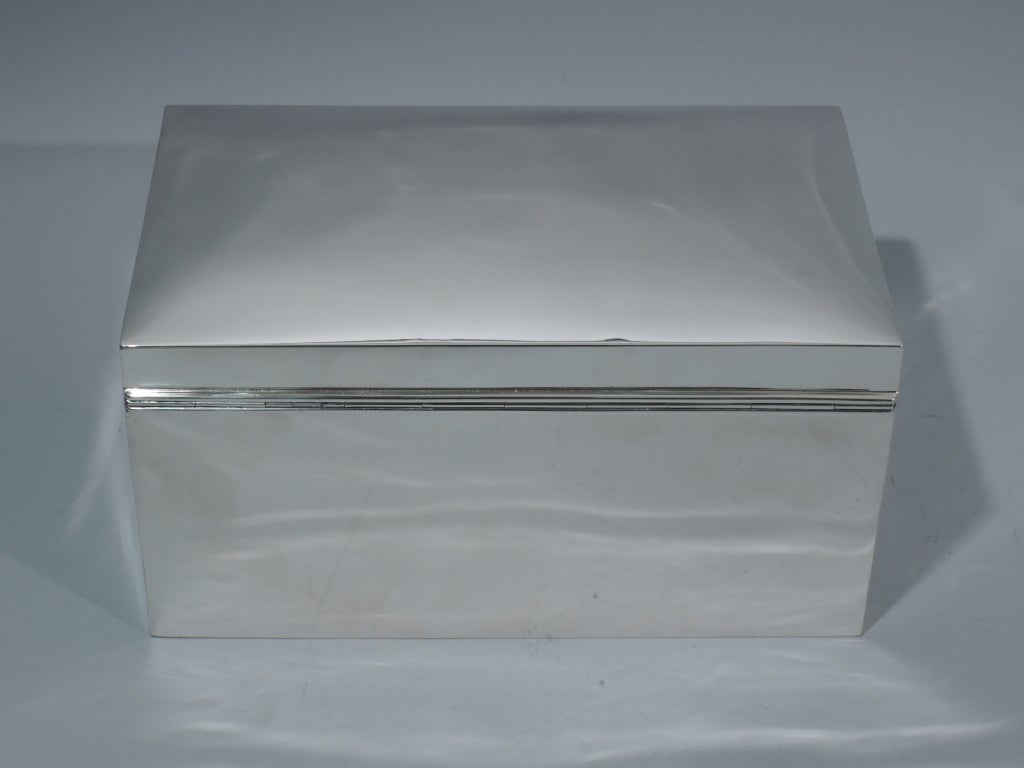 Large Victorian Box - English Sterling Silver - Made by Mappin & Webb in 1899 In Excellent Condition In New York, NY
