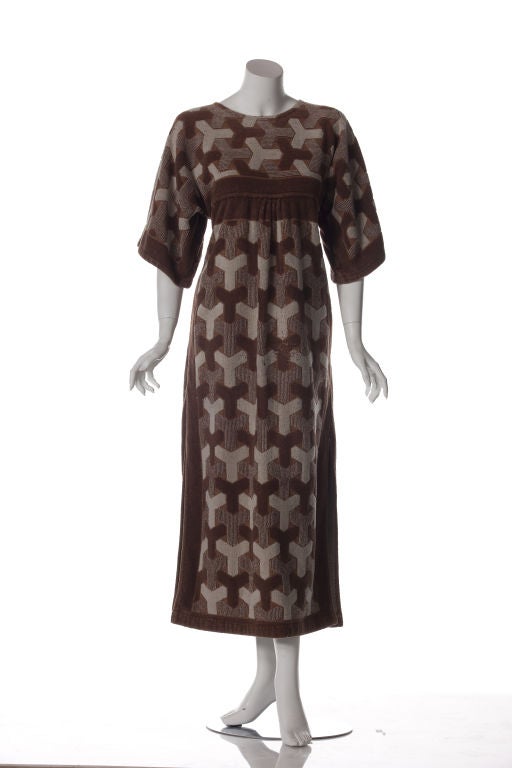 Comfort and luxury merge with this YSL caftan, and its still in great condition for a fabulous day of lounging.