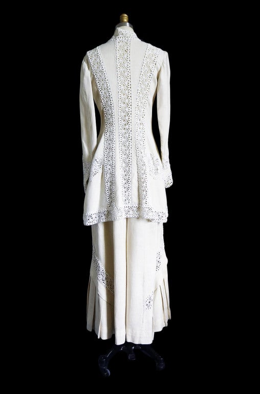 This is a truly spectacular Edwardian linen walking suit that is probably the best example of one that I have ever seen! It is in Museum level quality and in an amazing and wearable modern size too! Usually these are so tiny they are virtually