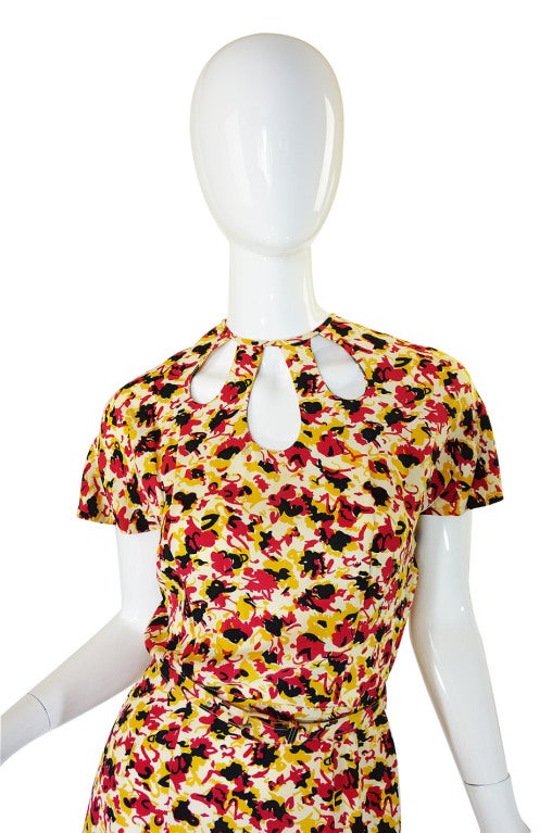 1940s Silk Floral Day Dress with Cutouts For Sale 1