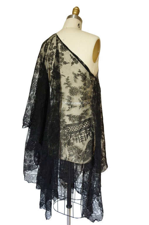 Women's 1860s Black Chantilly Lace Caped Shawl