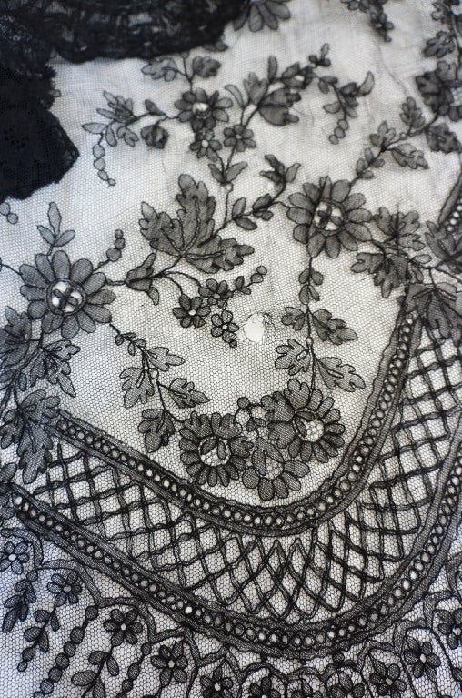 1860s Black Chantilly Lace Caped Shawl 2