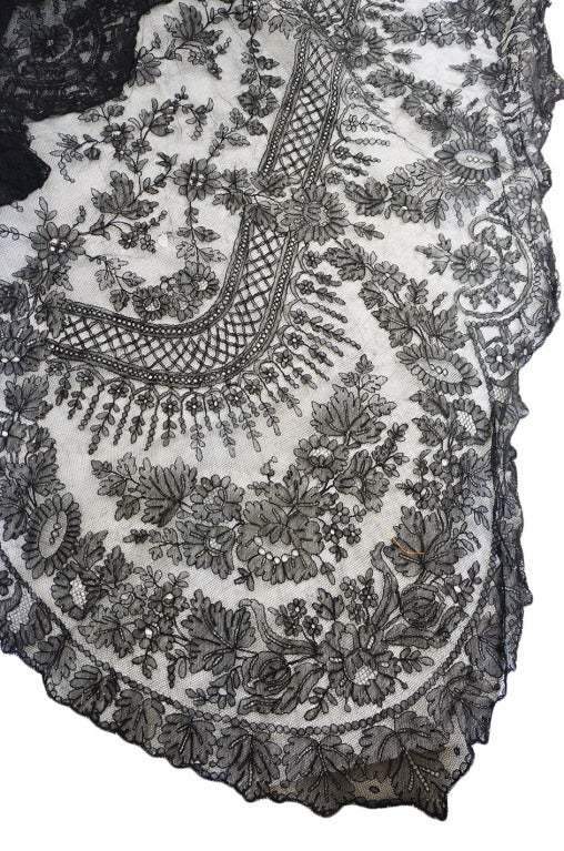 1860s Black Chantilly Lace Caped Shawl 3
