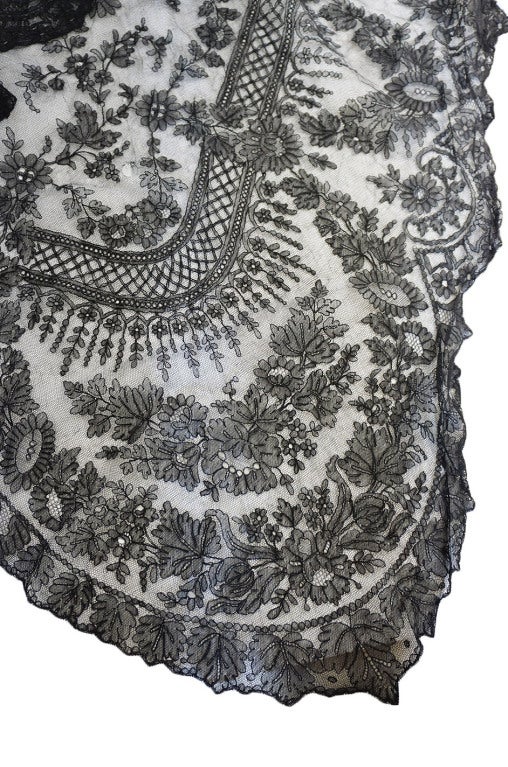 1860s Black Chantilly Lace Caped Shawl 5