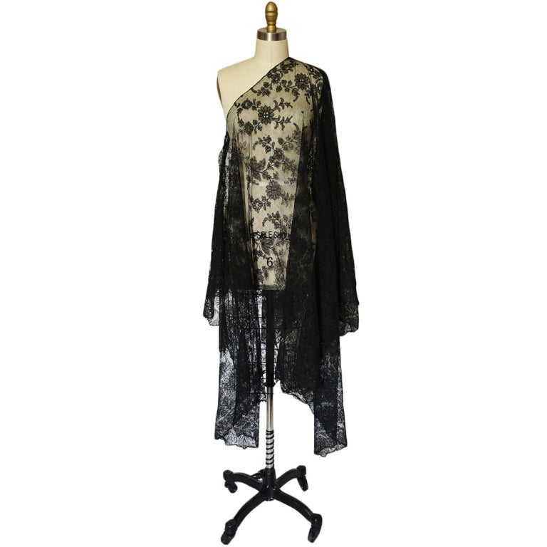 1860s Black Chantilly Lace Caped Shawl