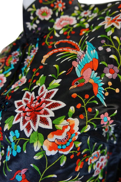 Gorgeous 1930s Unlabeled Green Silk Asian Jacket w Red Silk Lining