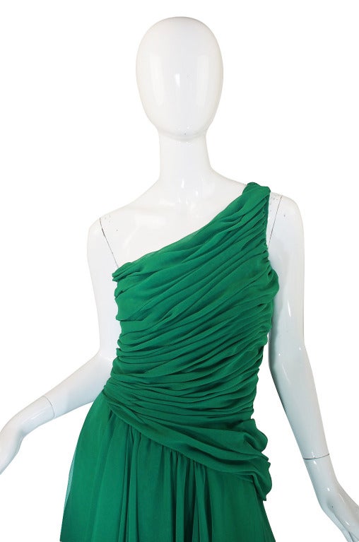 emerald green one shoulder gown