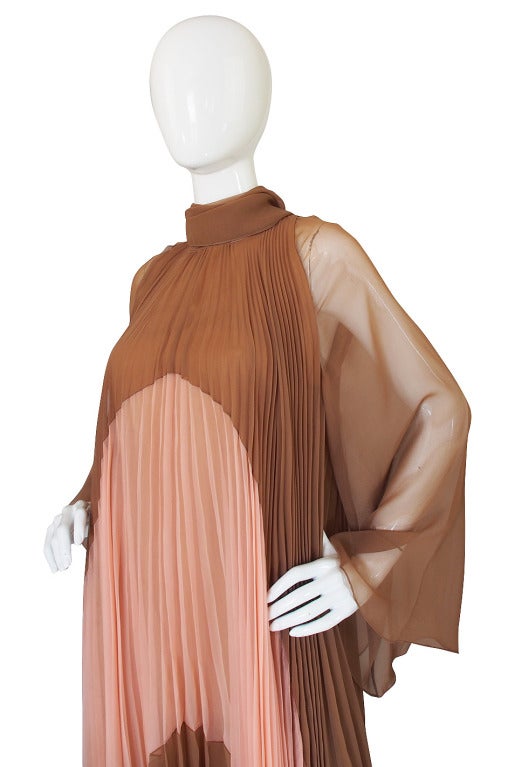 1970s Pleated Travilla Caftan Gown In Excellent Condition For Sale In Rockwood, ON