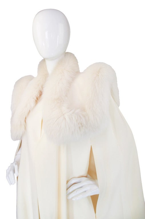 1980s Cream Wool Fox Fur Collar Cape 1