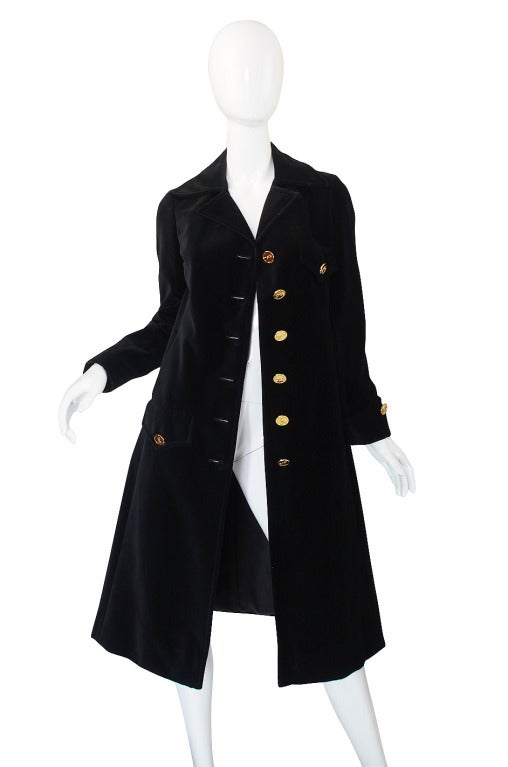 1970s Roberta Di Camerino Velvet Coat In Excellent Condition For Sale In Rockwood, ON