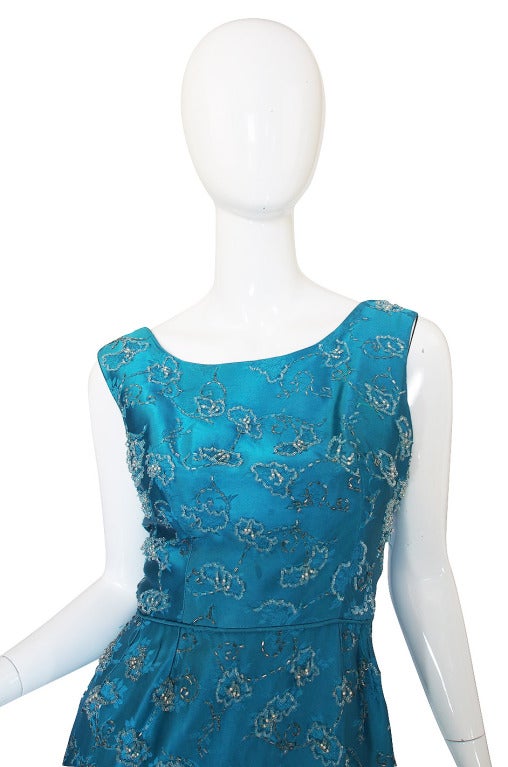 1950s Fully Beaded Brillant Turquoise Gown In Excellent Condition For Sale In Rockwood, ON