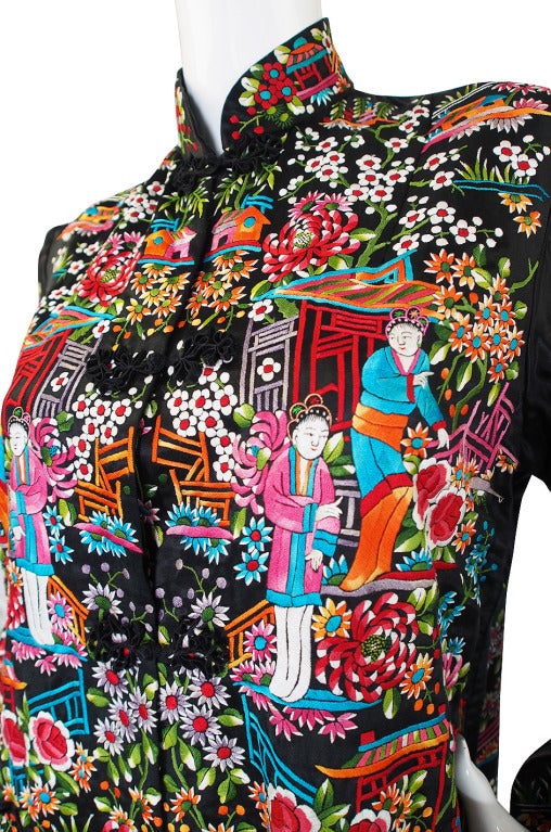1920s Amazing Embroidered Silk Jacket Coat For Sale 4