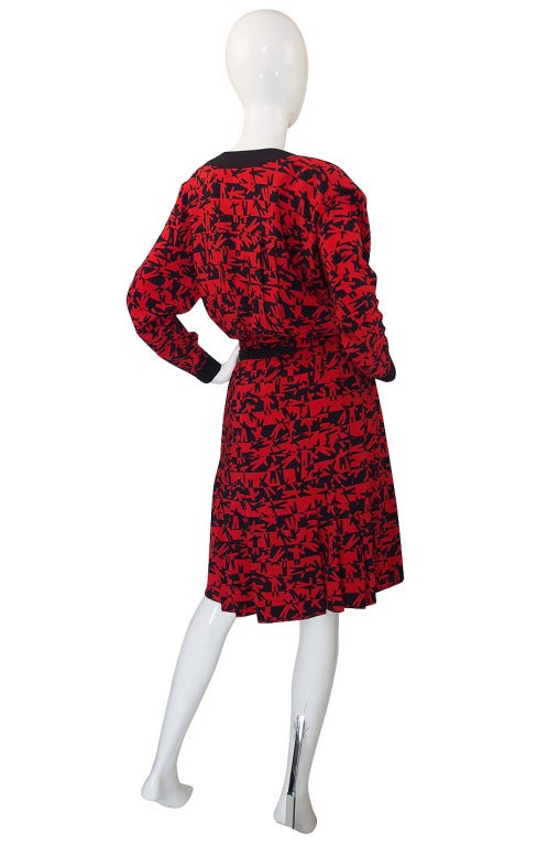 1980s Print Red & Navy Chanel Skirt and Top Set In Excellent Condition In Rockwood, ON