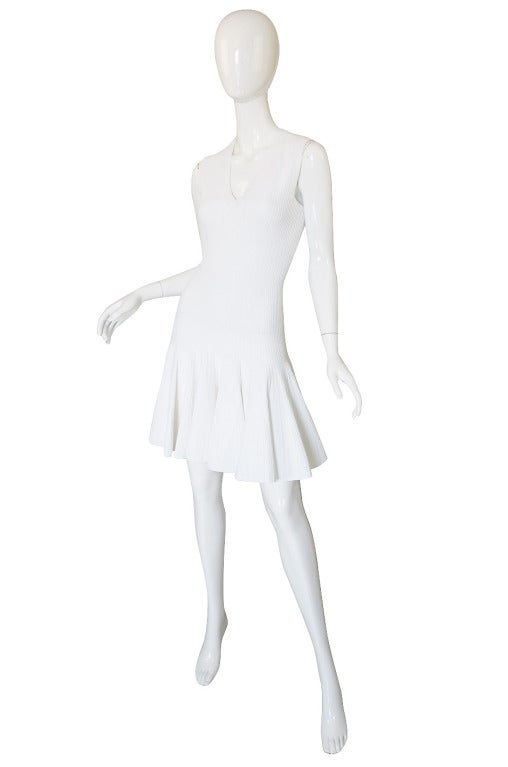 Recent Azzedine Alaia White Skater Skirt Dress In Excellent Condition For Sale In Rockwood, ON