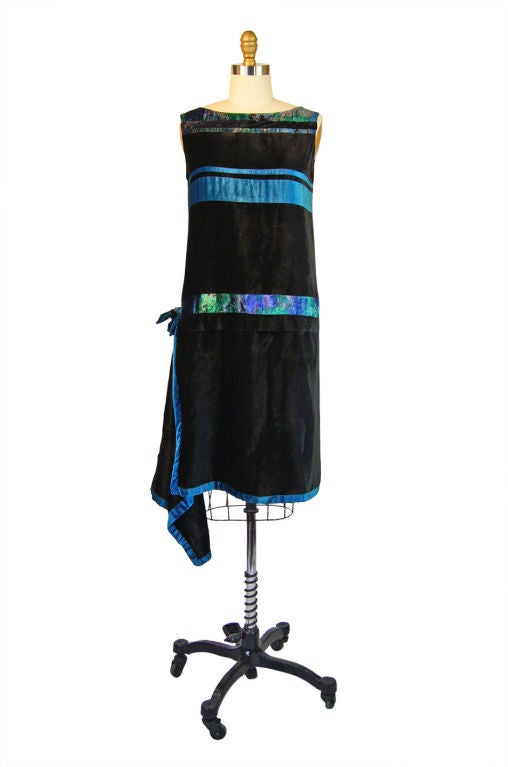 1920s Velvet Flapper Dress w Side Swag