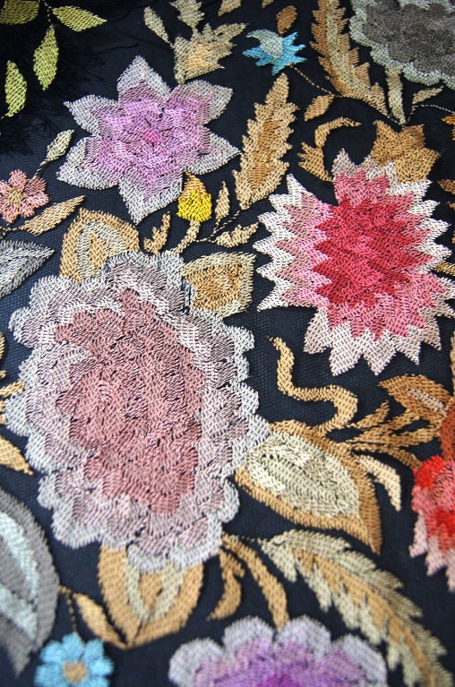 1920s Spanish Floss Lace Silk Shawl 4