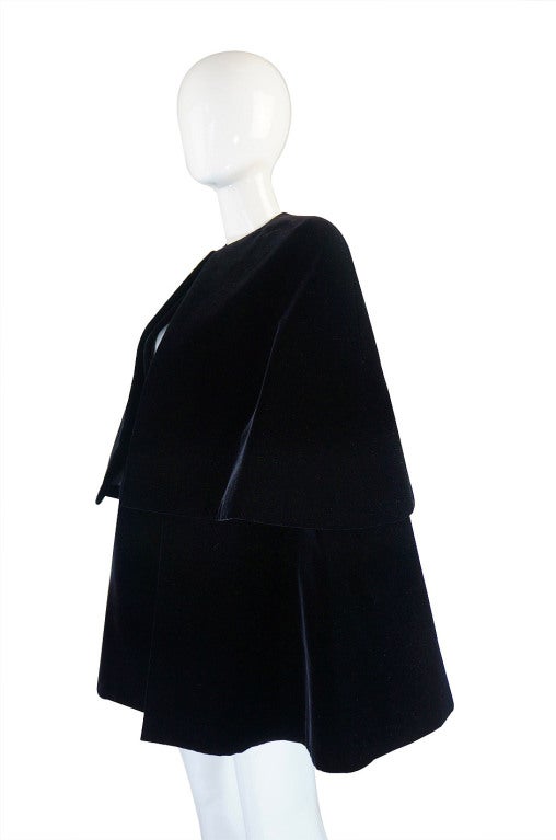 1967 Couture Christian Dior Velvet Cape For Sale 2