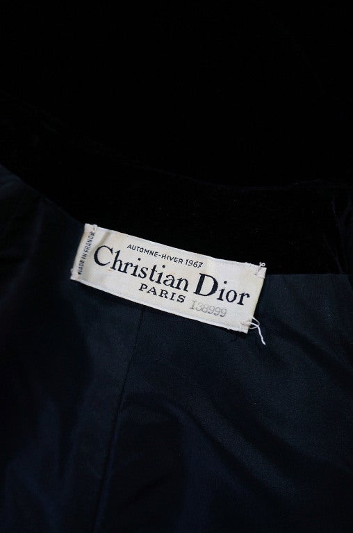 1967 Couture Christian Dior Velvet Cape For Sale 5