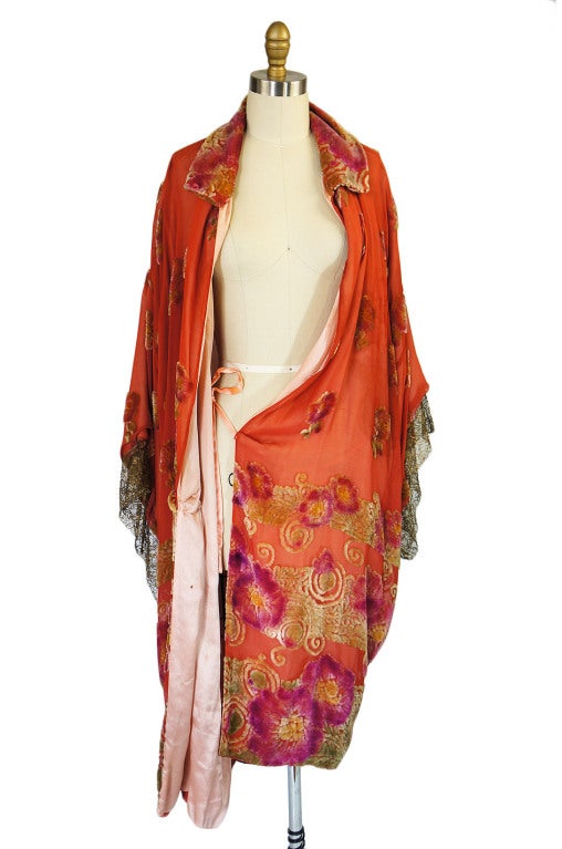 Women's 1920s Silk, Velvet & Gold Flapper Coat