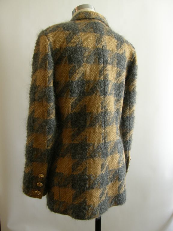 Lovely Valentino jacket, circa 1980's with gold buttons.  Perfect for Fall/Winter, in excellent condition.