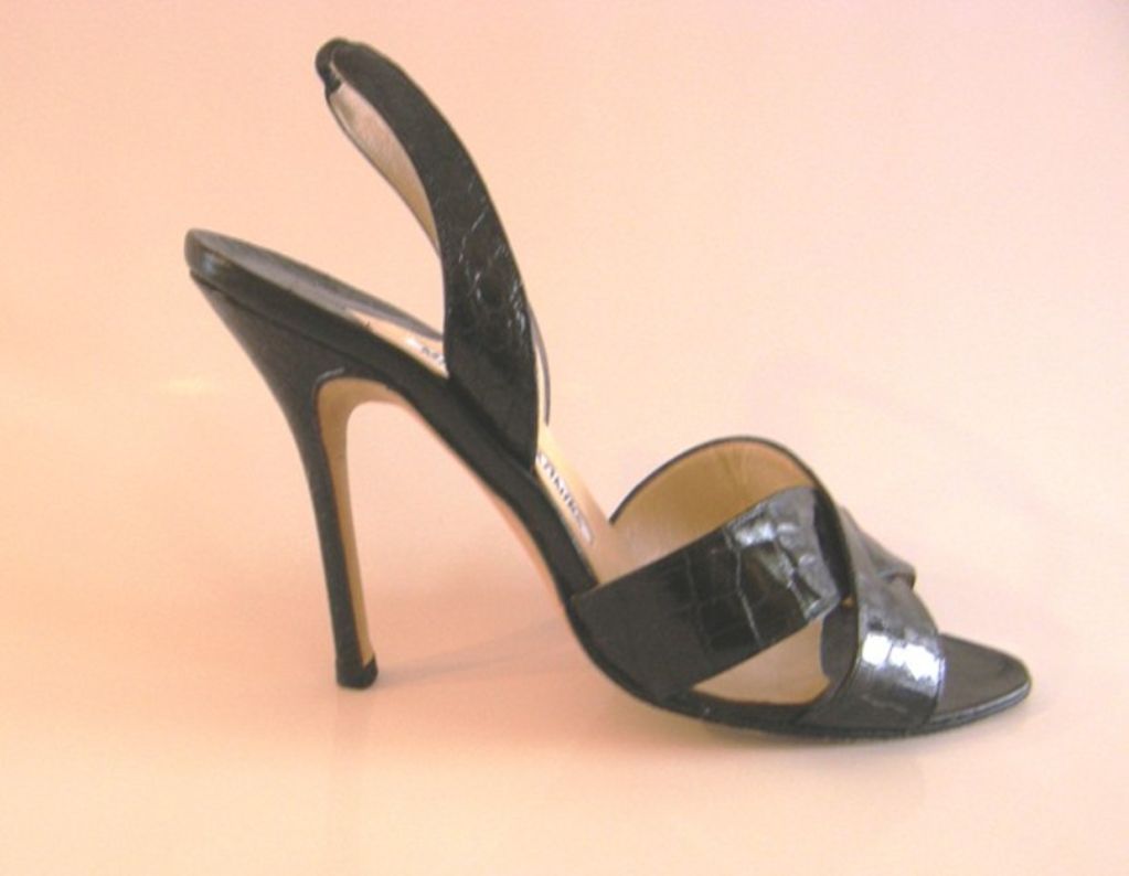 Beautiful Manolo Blahnik Alligator high-heel sling back sandals.<br />
Excellent condition.