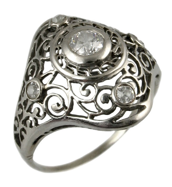 1920's Platinum Filigree Ring
