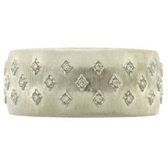 BUCCELLATI White Gold Textured Diamond Cuff