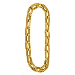 WEINGRILL Large Oblong Textured Link Necklace