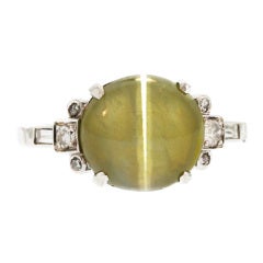 Vintage Cat's Eye Chrysoberyl and Diamond Ring
