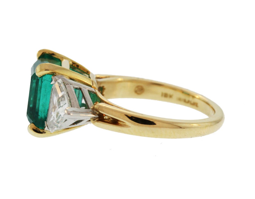 Oscar Heyman & Brothers Emerald and Diamond Ring In Good Condition In Atlanta, GA