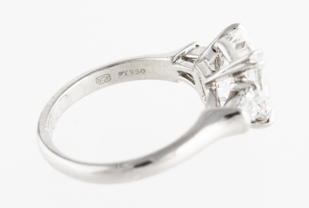 Women's Harry Winston 2.57 carat Radiant cut Diamond Platinum Ring