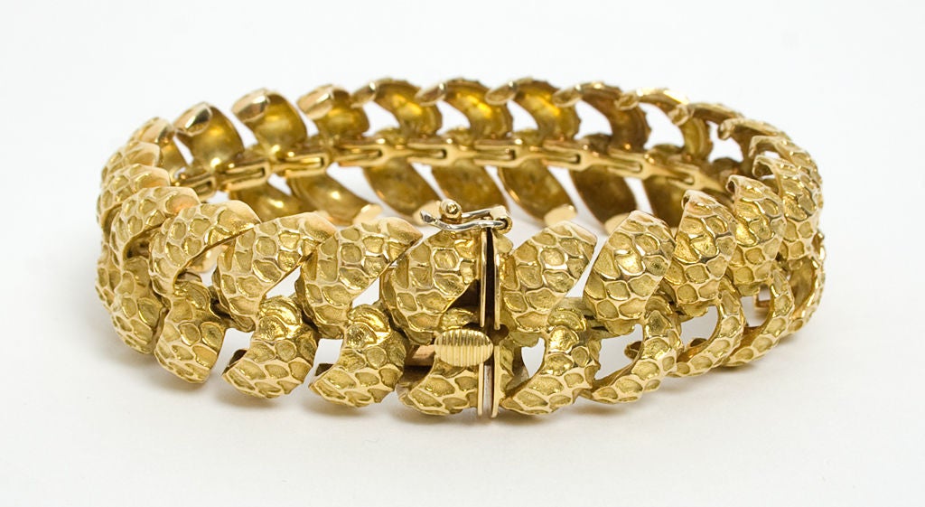 Textured Gold Links Bracelet 2