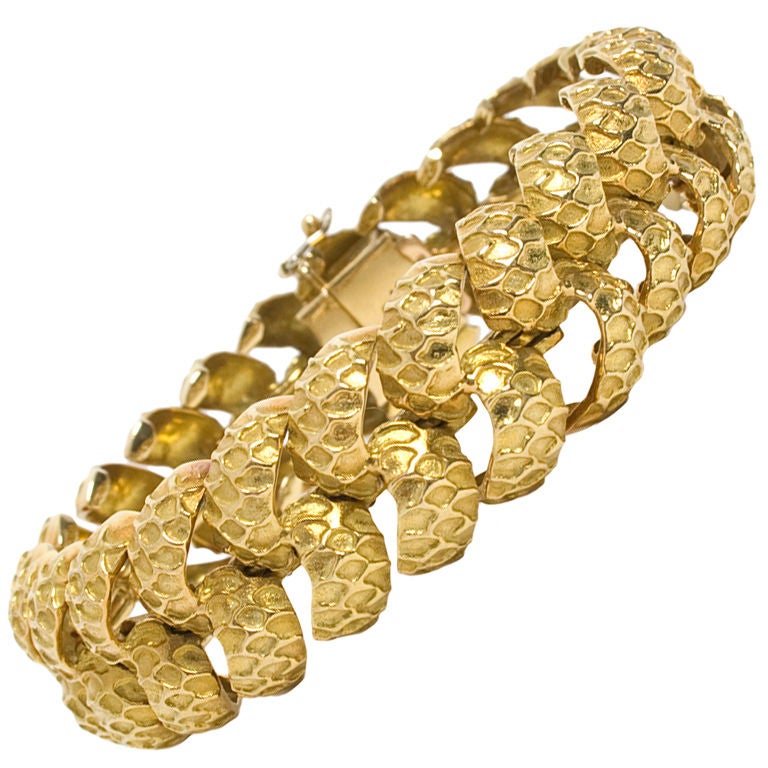 Textured Gold Links Bracelet