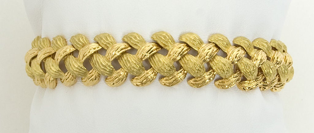 Gold Lattice Design Links Bracelet In Excellent Condition In Darnestown, MD