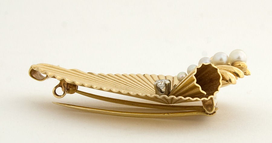 Women's or Men's Pearl Diamond Gold Retro Brooch