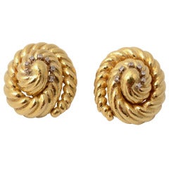 DAVID WEBB Hammered Gold Earrings with Diamonds